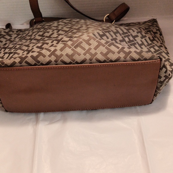 Tommy Hilfiger Woman Brown/Tan Shoulder Bag - Picture 14 of 16